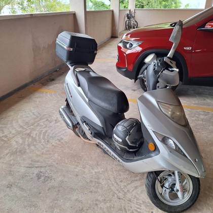 SUZUKI BURGMAN i 